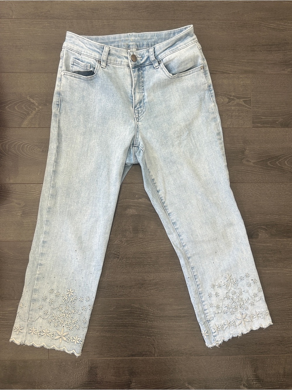 Light Wash Cropped Jeans with Embroidered Hem